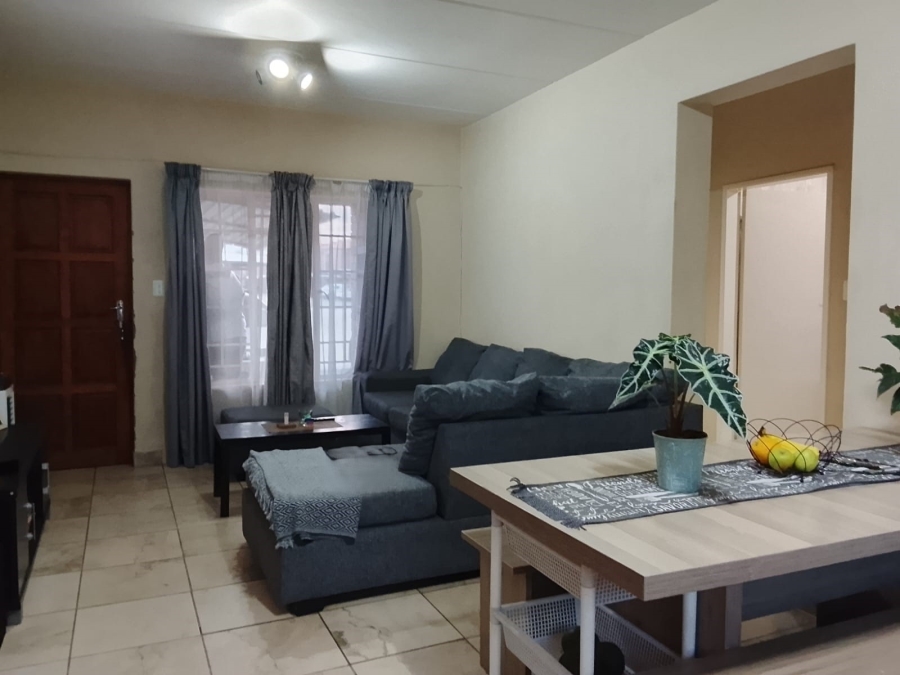 2 Bedroom Property for Sale in Waterval East North West